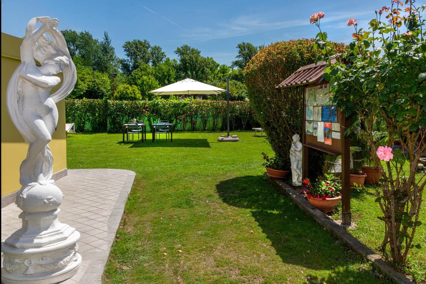 La Mandolata Dei Poeti Apartaments ルッカ エクステリア 写真