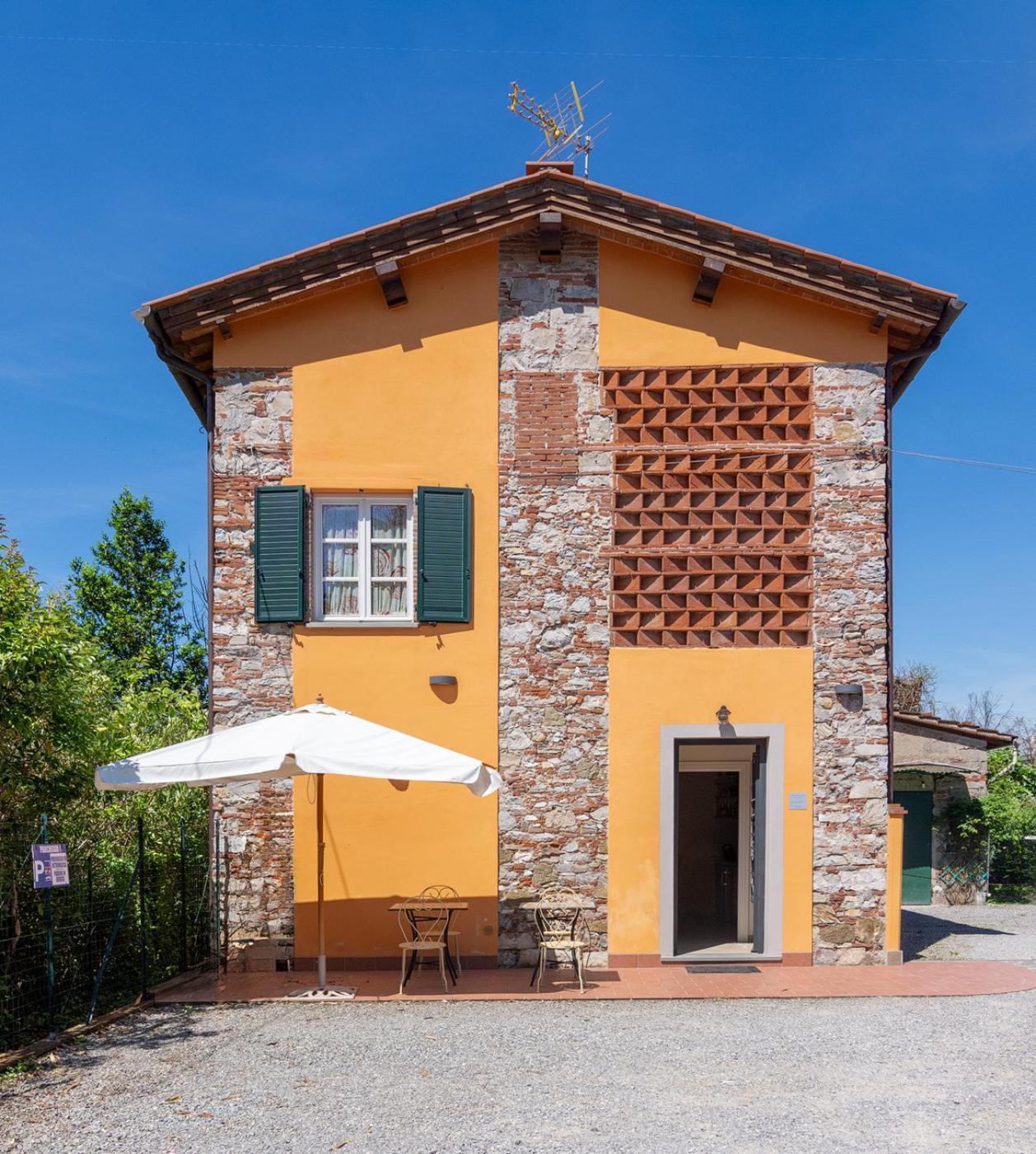 La Mandolata Dei Poeti Apartaments ルッカ エクステリア 写真